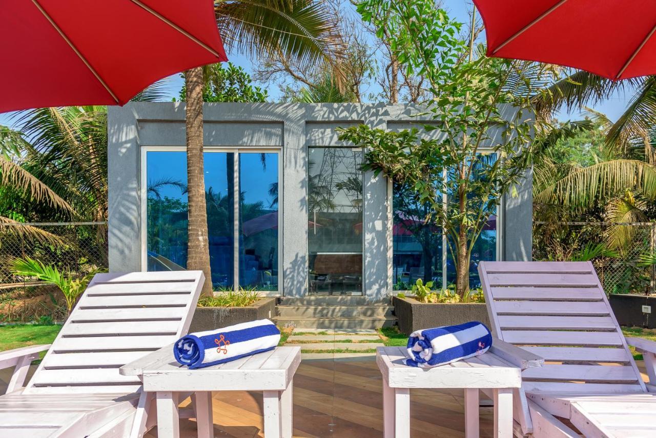 Saffronstays Palm Paradise: Poolside Oasis with Slides and Games Padghe Exterior photo